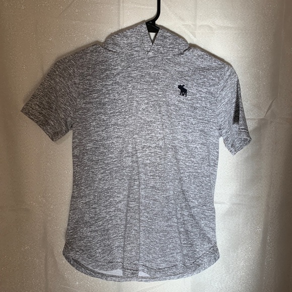 3/$35❤️Abercrombie Kids gray short sleeve with hoodie T-shirt size 9/10 boys - Picture 1 of 6